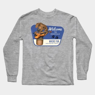 Cute Doxie Dog playing violin in Doxieville, USA Long Sleeve T-Shirt